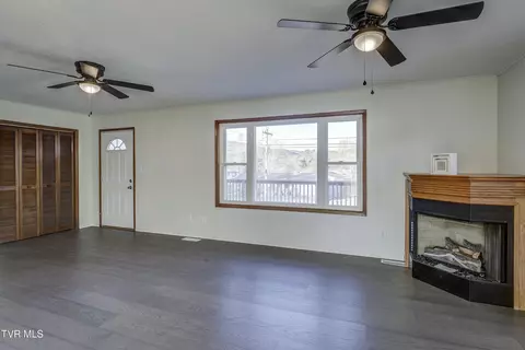Living - 538 Rock Creek Road Erwin Tn 37650, Erwin, TN 37650 photo 2 of 4