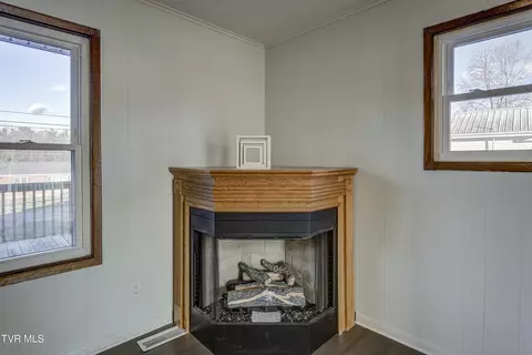 Living - 538 Rock Creek Road Erwin Tn 37650, Erwin, TN 37650 photo 3 of 4