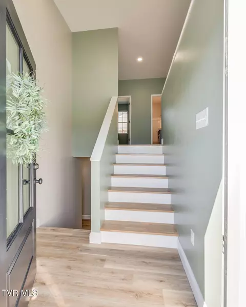 Entry Way - 166 Ebenezer Road Chuckey Tn 37641, Chuckey, TN 37641 photo 1 of 1