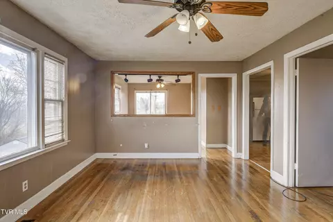 377 Henson Road Bristol Tn 37620, Bristol, TN 37620