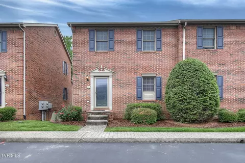 33 Oak Leaf Circle 33 Johnson City Tn 37601, Johnson City, TN 37601