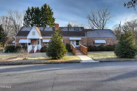 627 W Maple Street Johnson City Tn 37604, Johnson City, TN 37604