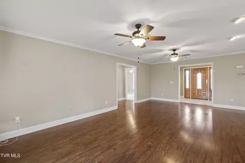 Living - 32 Capri Drive Greeneville Tn 37745, Greeneville, TN 37745 photo 4 of 4