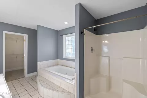 Bath - 32 Capri Drive Greeneville Tn 37745, Greeneville, TN 37745 photo 4 of 7