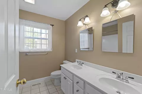 Bath - 32 Capri Drive Greeneville Tn 37745, Greeneville, TN 37745 photo 1 of 7