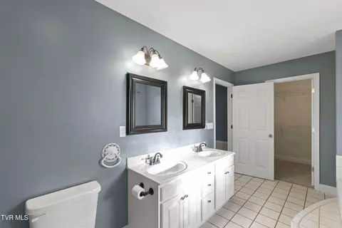 Bath - 32 Capri Drive Greeneville Tn 37745, Greeneville, TN 37745 photo 6 of 7