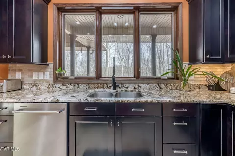 Kitchen - 520 Highway 93 Fall Branch Tn 37656, Fall Branch, TN 37656 photo 1 of 3