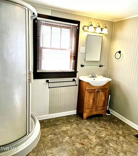 1206 E Myrtle Avenue Johnson City Tn 37601, Johnson City, TN 37601 photo 9