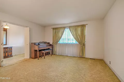 Living - 461 Kincheloe Road Fall Branch Tn 37656, Fall Branch, TN 37656 photo 3 of 8