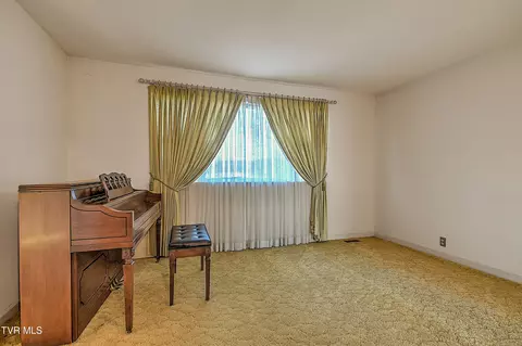 Living - 461 Kincheloe Road Fall Branch Tn 37656, Fall Branch, TN 37656 photo 2 of 8