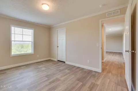 Bedroom - 2105 Flea Ridge Road Mohawk Tn 37810, Mohawk, TN 37810 photo 3 of 7