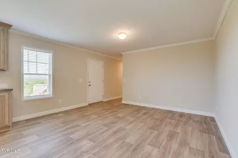 Living - 2105 Flea Ridge Road Mohawk Tn 37810, Mohawk, TN 37810 photo 3 of 3