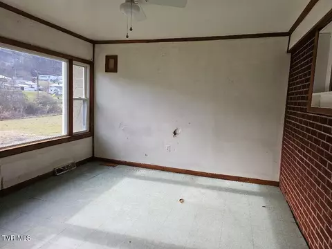 Living - 34520 Fleet Road Glade Spring Va 24340, Glade Spring, VA 24340 photo 1 of 4