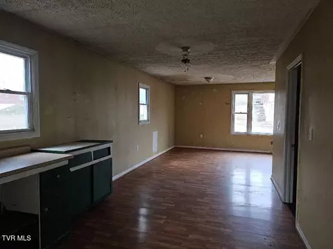 Living - 34520 Fleet Road Glade Spring Va 24340, Glade Spring, VA 24340 photo 4 of 4