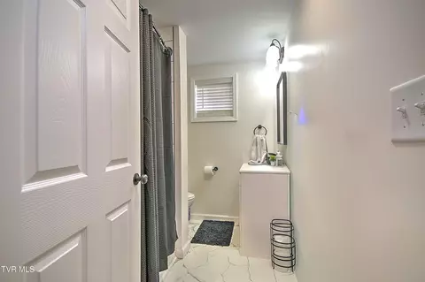 Bath - 127 Patrick Lane Gray Tn 37615, Gray, TN 37615 photo 2 of 4