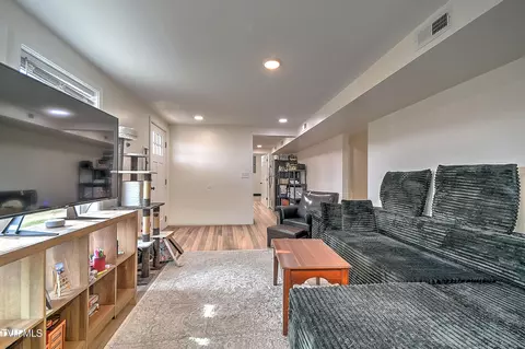 Living - 127 Patrick Lane Gray Tn 37615, Gray, TN 37615 photo 2 of 5
