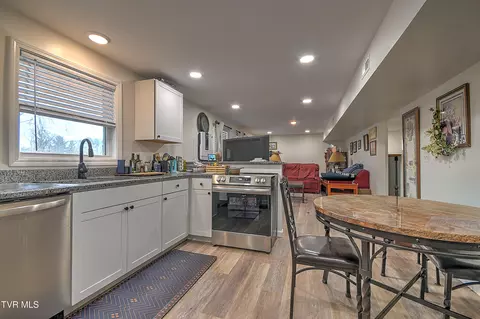 Kitchen - 127 Patrick Lane Gray Tn 37615, Gray, TN 37615 photo 6 of 8