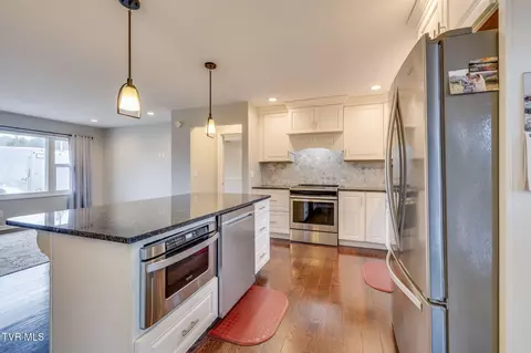 Kitchen - 3114 Summit Avenue Johnson City Tn 37604, Johnson City, TN 37604 photo 1 of 3