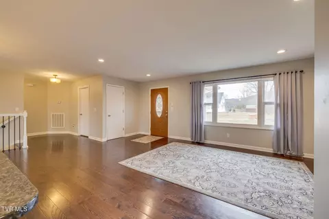Living - 3114 Summit Avenue Johnson City Tn 37604, Johnson City, TN 37604 photo 2 of 3
