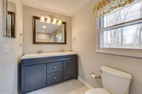 Bath - 3114 Summit Avenue Johnson City Tn 37604, Johnson City, TN 37604 photo 1 of 4