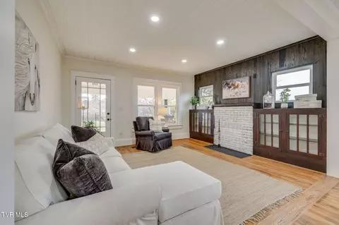 Living - 610 E Myrtle Avenue Johnson City Tn 37601, Johnson City, TN 37601 photo 1 of 1