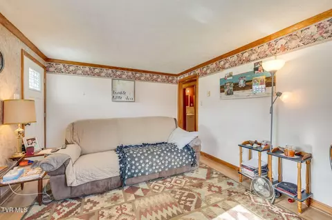 Living - 102 Walnut Road Bristol Tn 37620, Bristol, TN 37620 photo 1 of 1