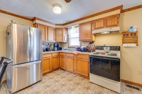 Kitchen - 102 Walnut Road Bristol Tn 37620, Bristol, TN 37620 photo 2 of 2