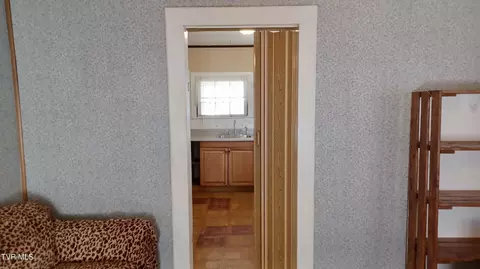 Entry Way - 209 Madison Street Bristol Va 24201, Bristol, VA 24201 photo 1 of 1