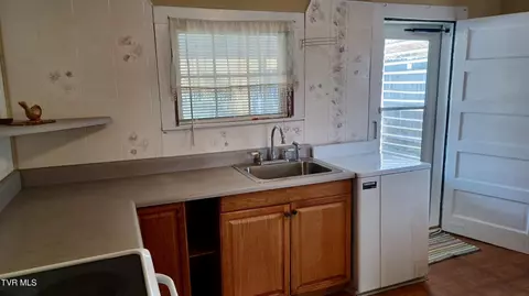 Other - 209 Madison Street Bristol Va 24201, Bristol, VA 24201 photo 5 of 20