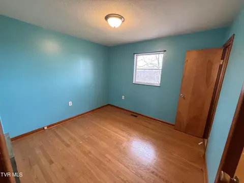 Bedroom - 617 E Barton Ridge Road Greeneville Tn 37745, Greeneville, TN 37745 photo 3 of 6