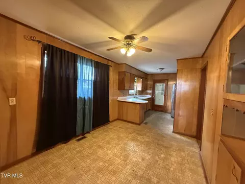 Dining - 617 E Barton Ridge Road Greeneville Tn 37745, Greeneville, TN 37745 photo 1 of 1