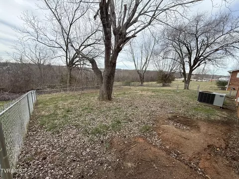 Exterior - 617 E Barton Ridge Road Greeneville Tn 37745, Greeneville, TN 37745 photo 5 of 6