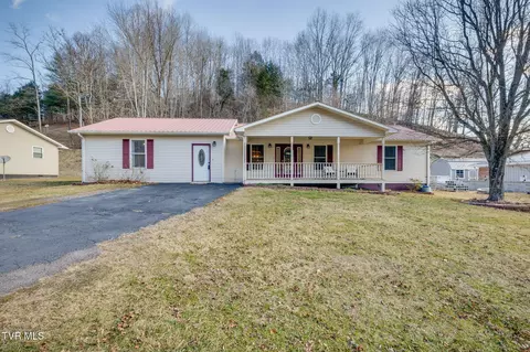 152 Country Oaks Drive Honaker Va 24260, Honaker, VA 24260