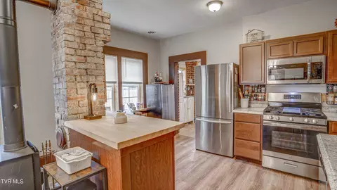 Kitchen - 524 Carolina Avenue Erwin Tn 37650, Erwin, TN 37650 photo 4 of 6