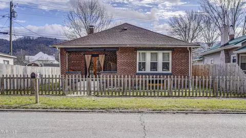 524 Carolina Avenue Erwin Tn 37650, Erwin, TN 37650