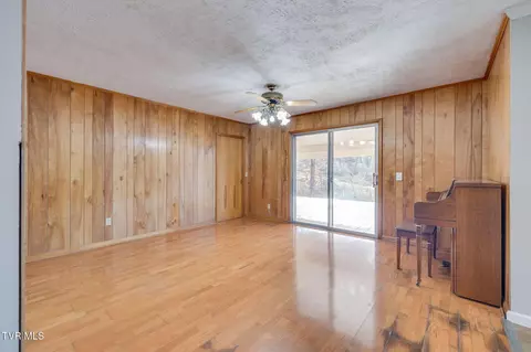 Living - 124 Echo Ridge Road Erwin Tn 37650, Erwin, TN 37650 photo 2 of 8