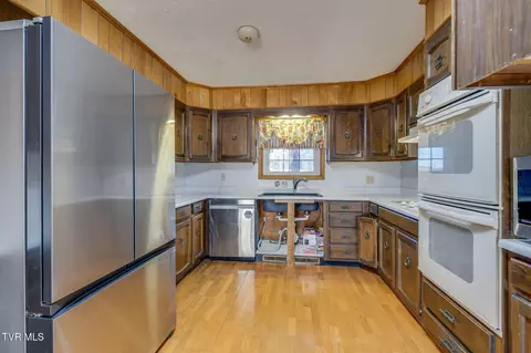 Kitchen - 124 Echo Ridge Road Erwin Tn 37650, Erwin, TN 37650 photo 2 of 3