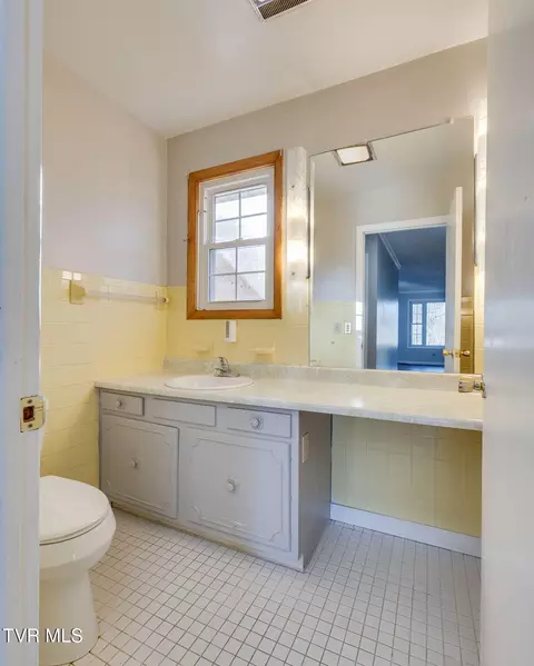 Bath - 124 Echo Ridge Road Erwin Tn 37650, Erwin, TN 37650 photo 3 of 4