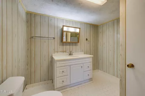 Bath - 124 Echo Ridge Road Erwin Tn 37650, Erwin, TN 37650 photo 1 of 4