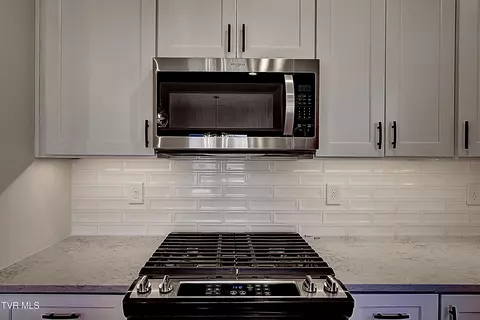 Kitchen - 1209 Brown Road Erwin Tn 37650, Erwin, TN 37650 photo 3 of 3