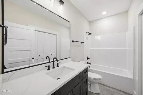 Bath - 287 Winston Place Johnson City Tn 37615, Johnson City, TN 37615 photo 2 of 3