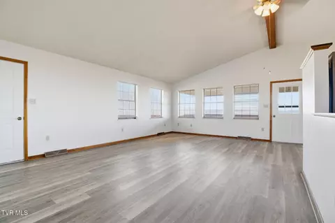 Living - 1530 Easterly Road Mohawk Tn 37810, Mohawk, TN 37810 photo 3 of 3