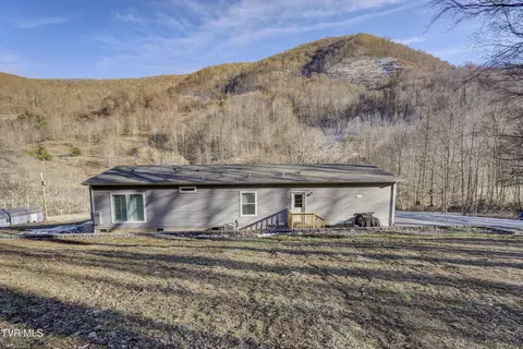 Exterior - 406 Mathis Road Flag Pond Tn 37657, Flag Pond, TN 37657 photo 6 of 20