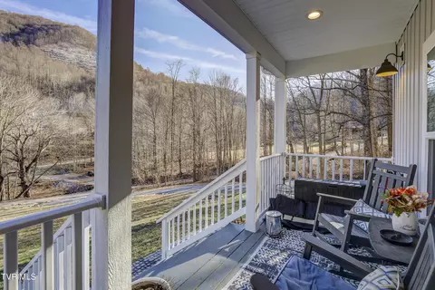 Exterior - 406 Mathis Road Flag Pond Tn 37657, Flag Pond, TN 37657 photo 4 of 20
