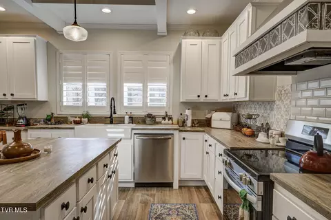 Kitchen - 406 Mathis Road Flag Pond Tn 37657, Flag Pond, TN 37657 photo 6 of 8