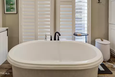 Bath - 406 Mathis Road Flag Pond Tn 37657, Flag Pond, TN 37657 photo 4 of 9