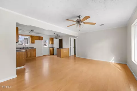 Living - 1423 Guinn Road Talbott Tn 37877, Talbott, TN 37877 photo 1 of 3
