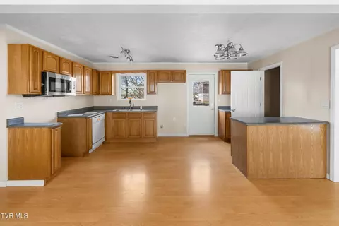 Other - 1423 Guinn Road Talbott Tn 37877, Talbott, TN 37877 photo 3 of 11