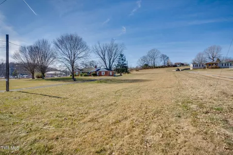 4118 Weaver Pike Bluff City Tn 37618, Bluff City, TN 37618