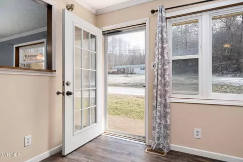 1253 Highway 321 Hampton Tn 37658, Hampton, TN 37658 photo 21
